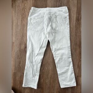 American Eagle size 4 white capris
